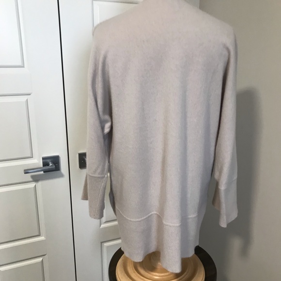 Armani Collezioni 100% Cashmere false wrap sweater - Oatmeal Size 16 - Picture 4 of 8